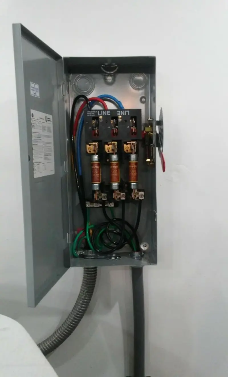 Three-phase disconnect switch installed for Electrical Wiring & Rewiring in Catoosa